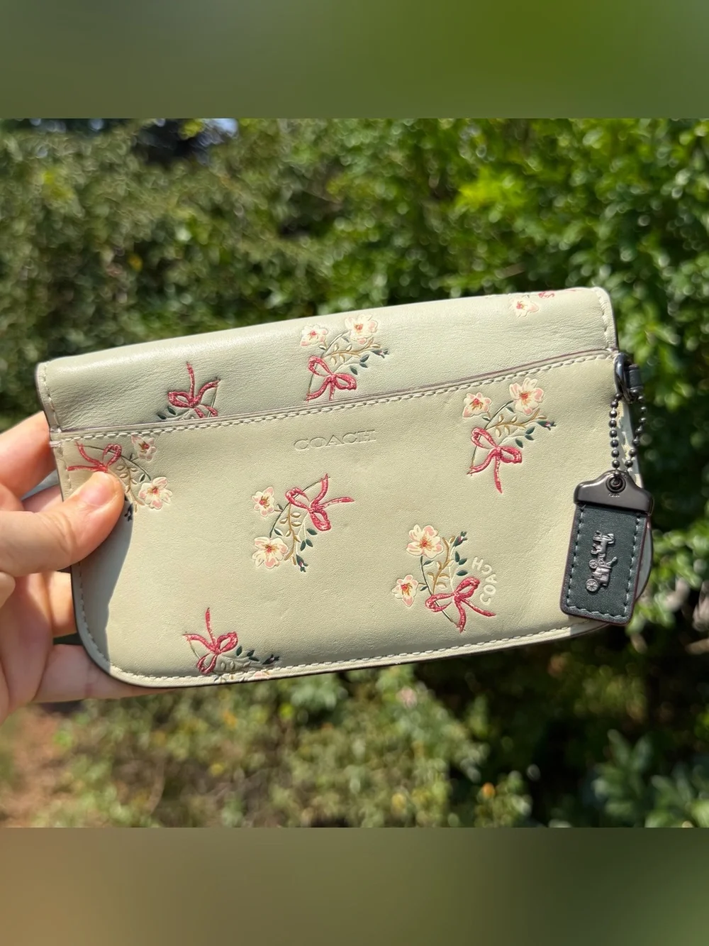 Coach 1941 Clutch With Floral Bow Print 27082 - Picture 4 of 12